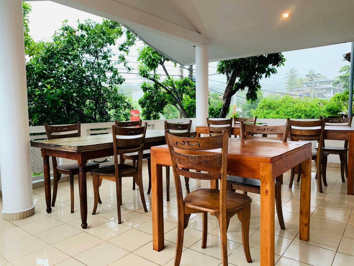 Sam'S Guest House Unawatuna Ngoại thất bức ảnh